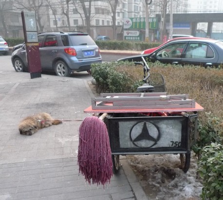 Tricycle is a Mercedes-Benz in China