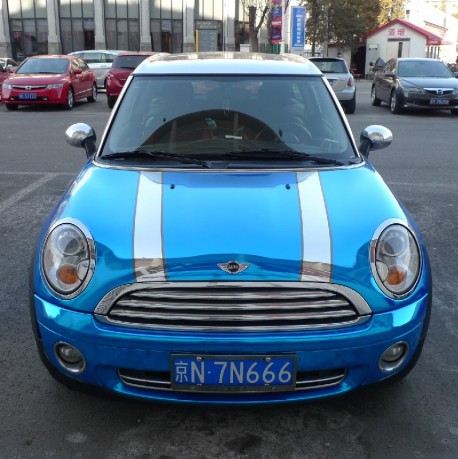 Bling! Mini Clubman is metallic-shiny blue in China