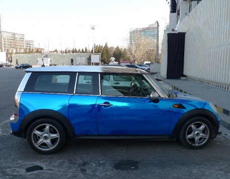 Bling! Mini Clubman is metallic-shiny blue in China