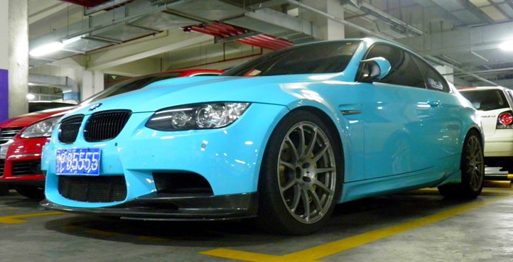 BMW M3 is baby blue in China