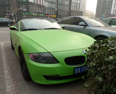 BMW Z4 is matte-lime green in China