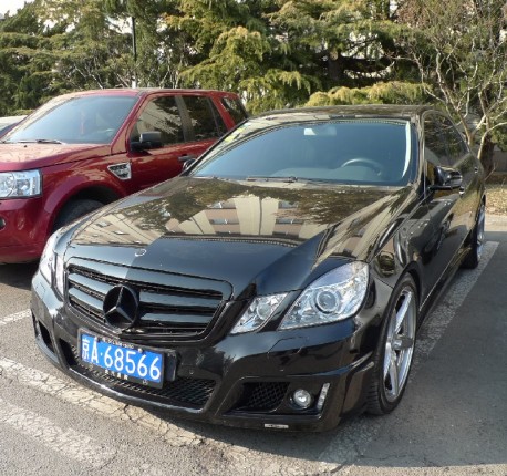 Spotted in China: black Brabus Mercedes-Benz E-Class