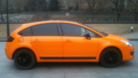 Citroen C4 is Orange in China