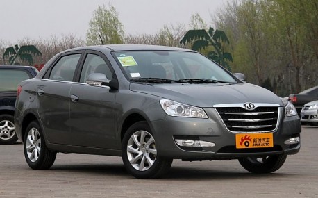 Spy Shots: new Dongfeng-Fengshen S30 testing in China