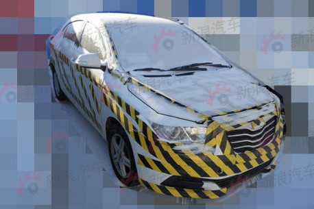 Spy Shots: new Dongfeng-Fengshen S30 testing in China