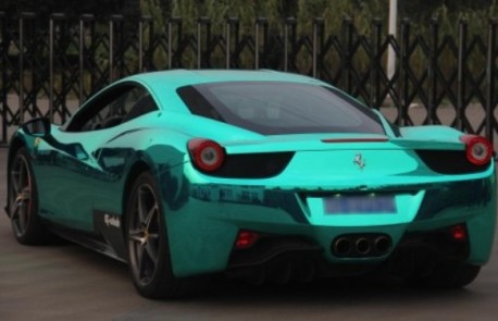 Bling! Ferrari 458 Italia is shiny-metallic green in China