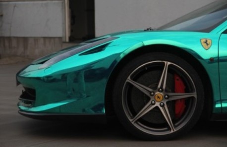 Bling! Ferrari 458 Italia is shiny-metallic green in China