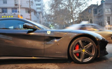 Ferrari F12berlinetta is Dusty in China