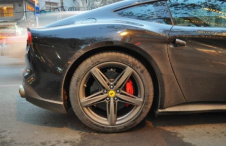 Ferrari F12berlinetta is Dusty in China