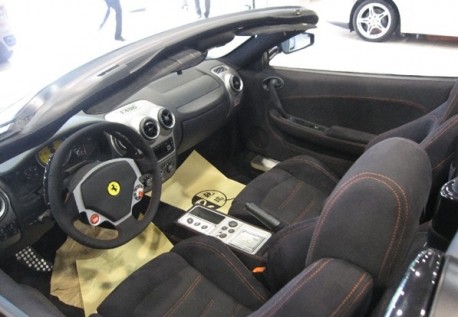 Ferrari F430 Scuderia Spider 16M is matte black in China