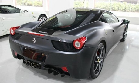 Ferrari 458 Italia is matte gray in China