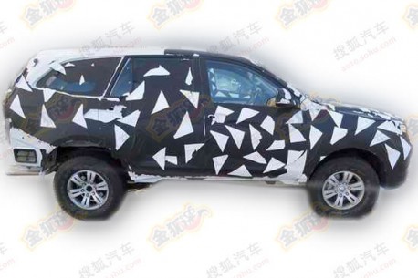 Spy Shots: Foton U201 SUV seen testing in China