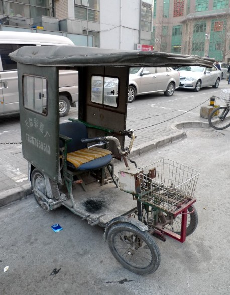 Strange half-homemade electric vehicle from China