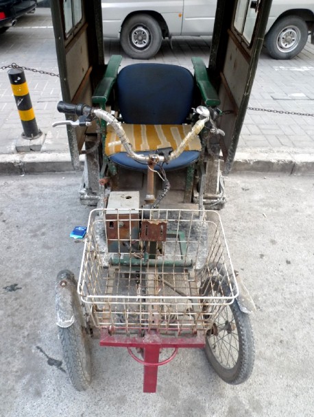 Strange half-homemade electric vehicle from China