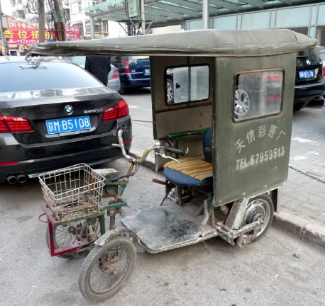 Strange half-homemade electric vehicle from China