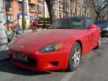Spotted in China: Honda S2000 in Red