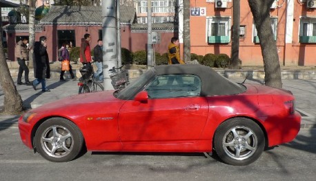 Spotted in China: Honda S2000 in Red