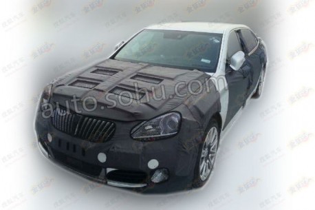 Spy Shots: facelifted Hyundai Equus testing in China