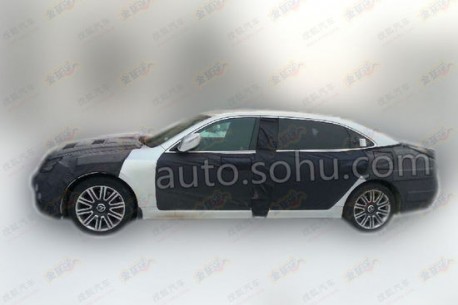 Spy Shots: facelifted Hyundai Equus testing in China