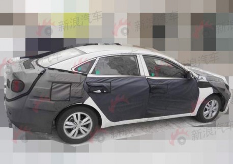 Spy Shots: new mid-size Hyundai sedan for the Chinese car market