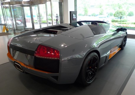 Spotted in China: Lamborghini Murcielago LP 650-4 Roadster