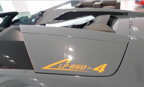 Spotted in China: Lamborghini Murcielago LP 650-4 Roadster