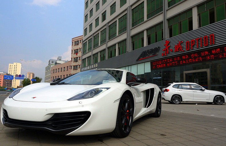 McLaren MP4-12C in White in China