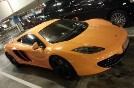 McLaren MP4-12C is Orange in Macau