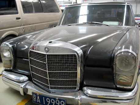 Spotted in China: W100 Mercedes-Benz 600 Pullman