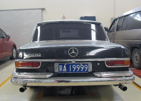 Spotted in China: W100 Mercedes-Benz 600 Pullman