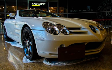 Mercedes-Benz SLR McLaren Roadster sits sad a Chinese shopping mall
