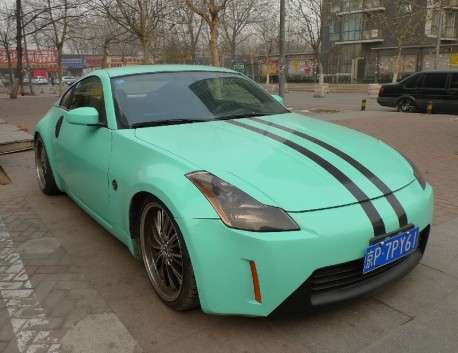 Nissan 350Z is bluegreen in China