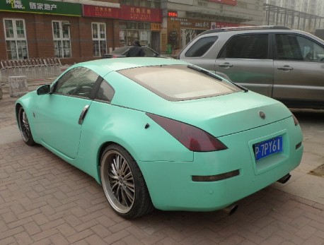 Nissan 350Z is bluegreen in China