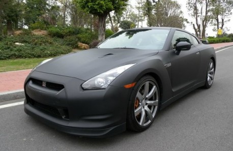 Nissan GT-R is a matte black stealth fighter in China