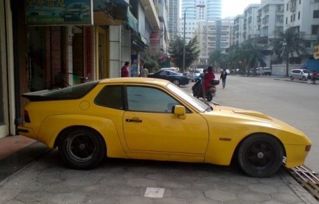 Spotted in China: Porsche 924 Carrera GT