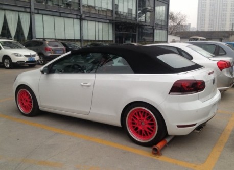 Volkswagen Golf Cabrio on Pink Alloys in China