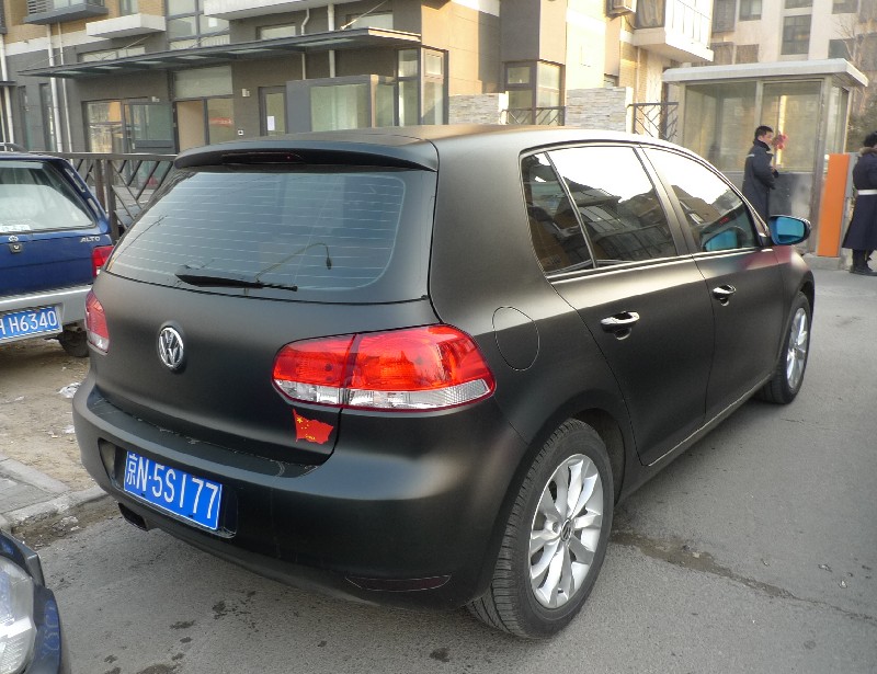 Volkswagen Golf is matte black in China