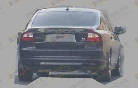 Spy Shots: facelifted Volvo S80L testing in China again