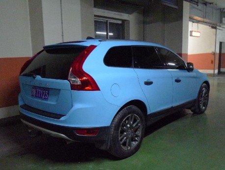Volvo XC60 is baby blue in China