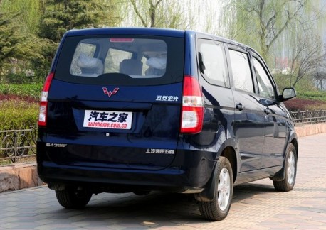 Spy Shots: facelifted Wuling Hongguang MPV naked in China