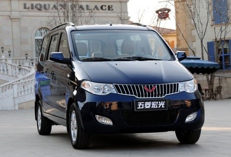 Spy Shots: facelift for the Wuling Hongguang MPV