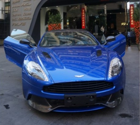 Aston Martin Vanquish in Blue in China