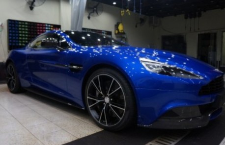 Aston Martin Vanquish in Blue in China