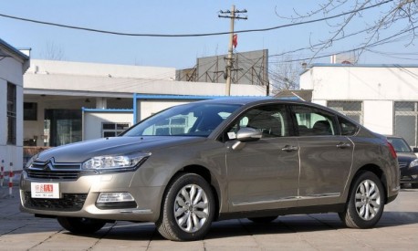 Facelifted Citroen C5 arrives at the Dealer in China