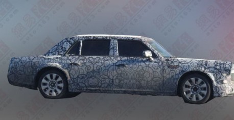 Spy Shots: Hongqi L7 seen testing in China