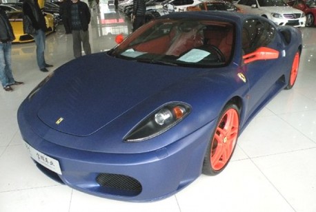 Ferrari F430 is matte blue in China