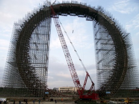 China builds World's largest spokeless Ferris wheel