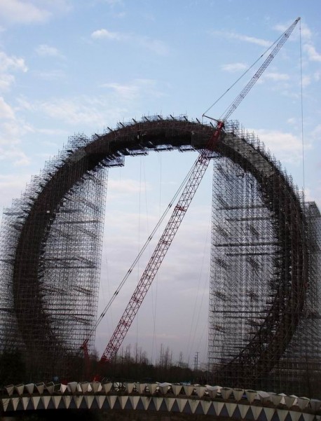 China builds World's largest spokeless Ferris wheel