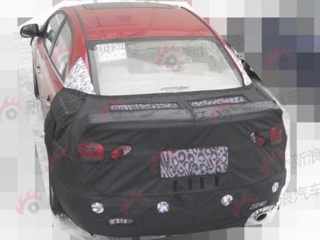 Spy Shots: faclifted Kia Forte testing in China