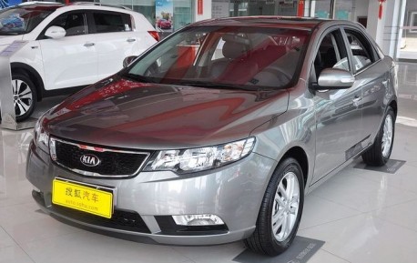 Spy Shots: facelifted Kia Forte is Naked in China
